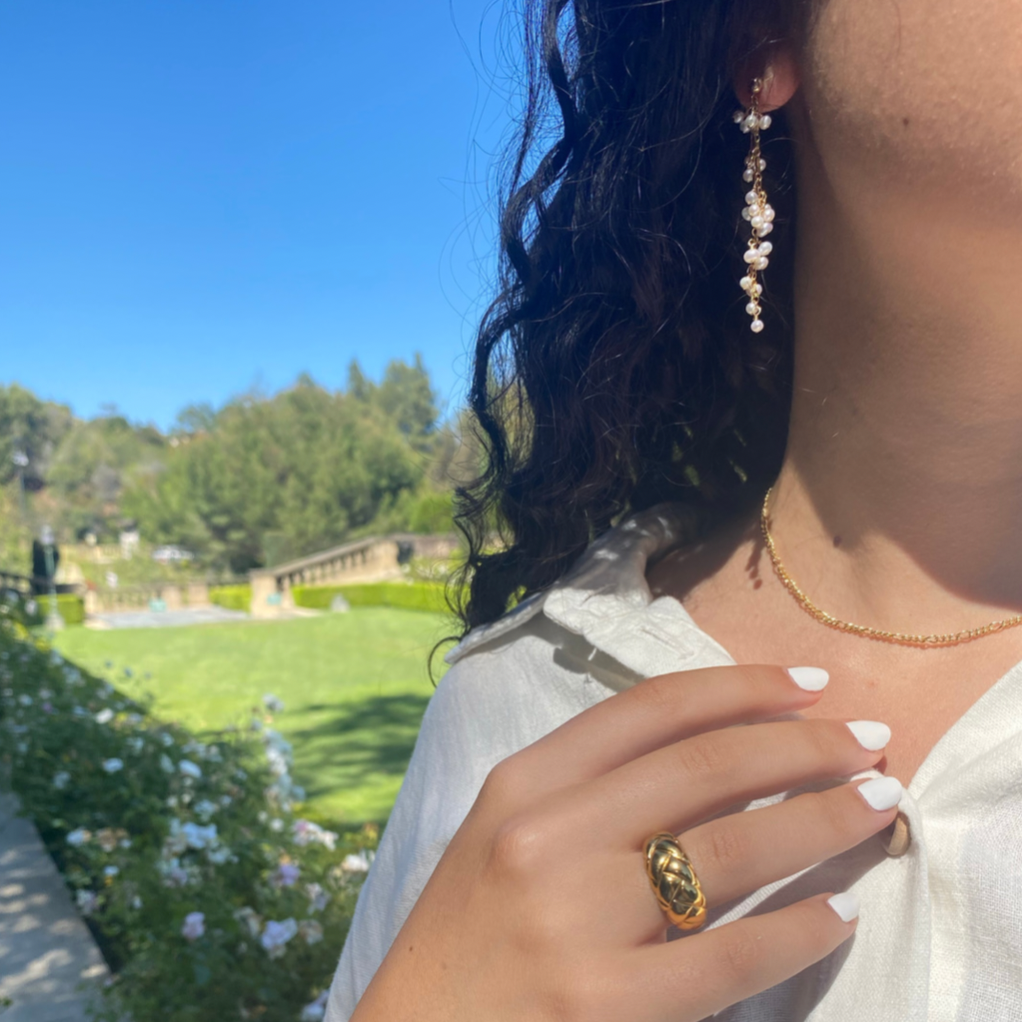 Rae Pearl Earrings