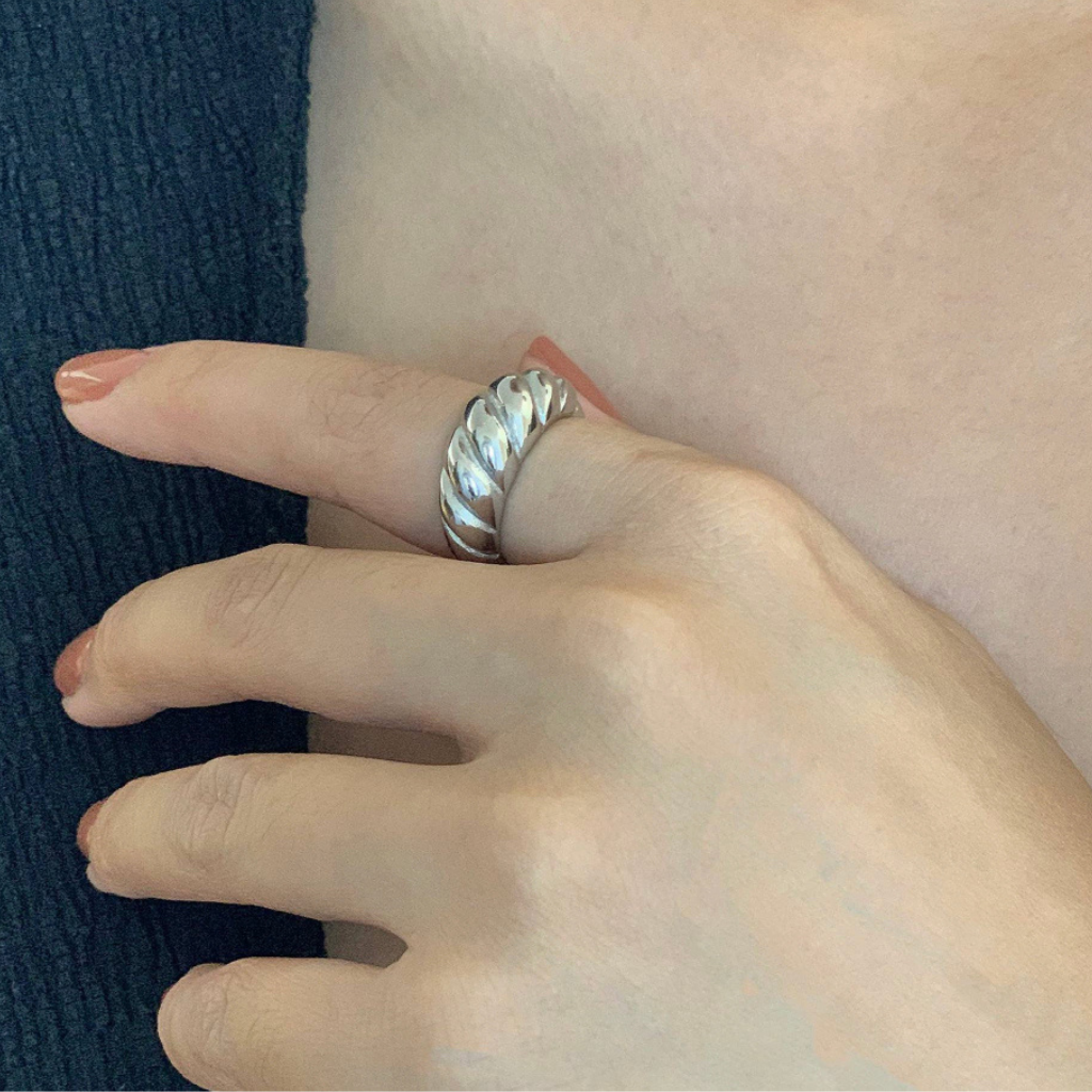Croissant Ring