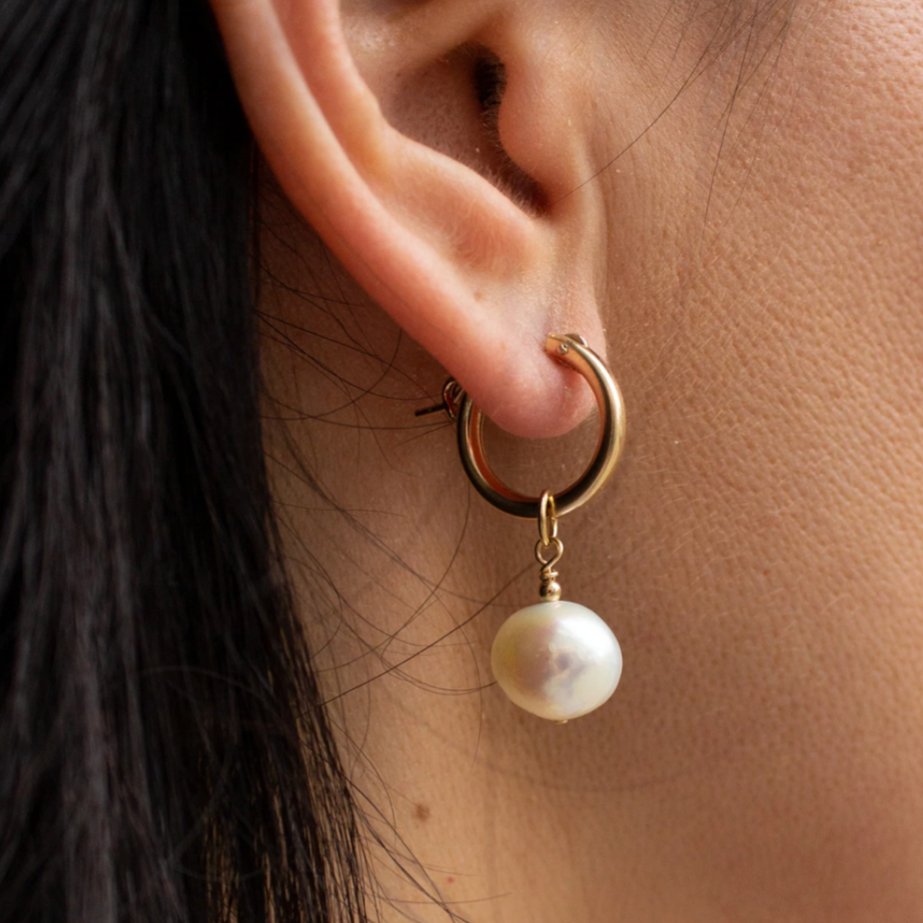 Baroque pearl earring