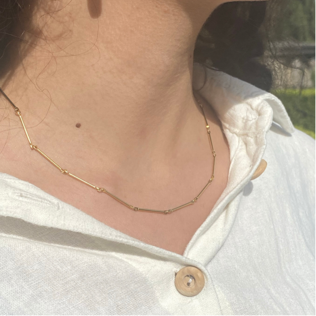 Link bar necklace
